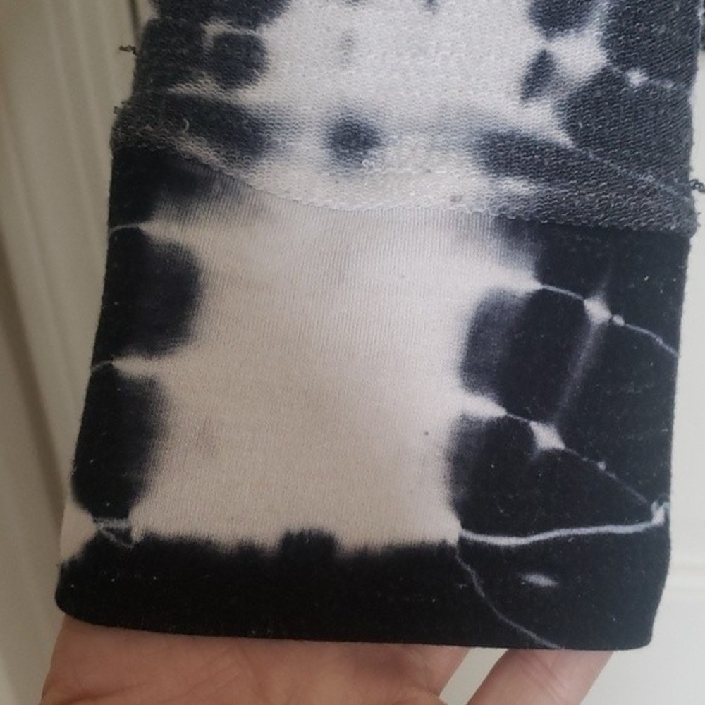 Gypsy 05 Hooded Pullover Sweatshirt Black White Tie Dye Hoodie | MEDIUM - Picture 7 of 9